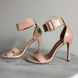 NEW LILIANA ANKLE STRAP SANDALS SIZE 9